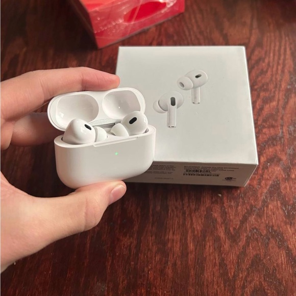 Ear buds-wireless to for Apple